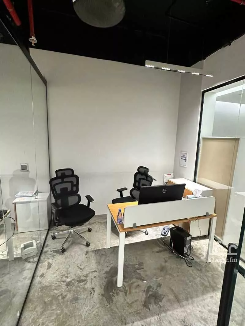 مكتب 370 م² في المونسية 1