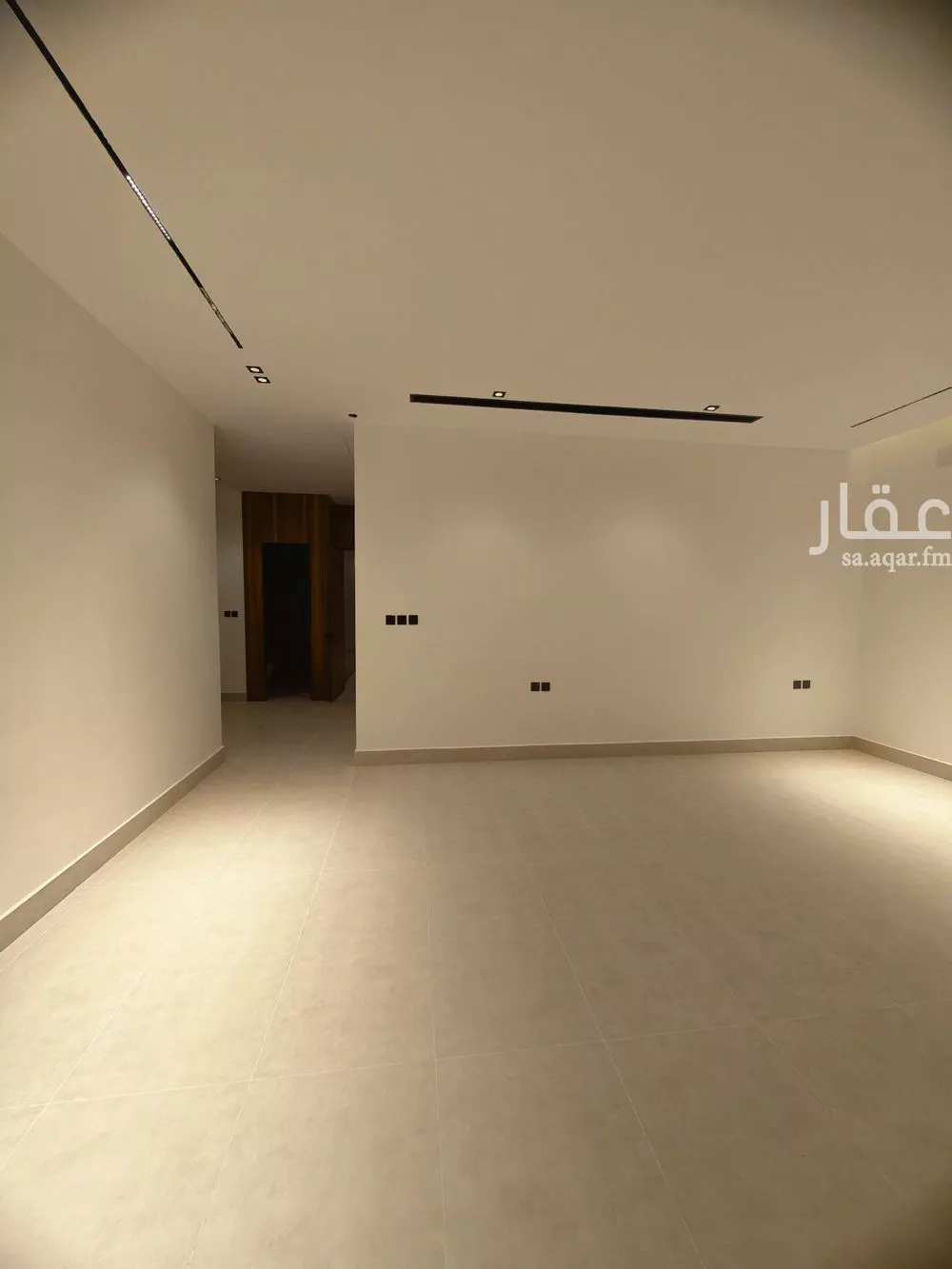 فيلا 5 غرف في النرجس 4