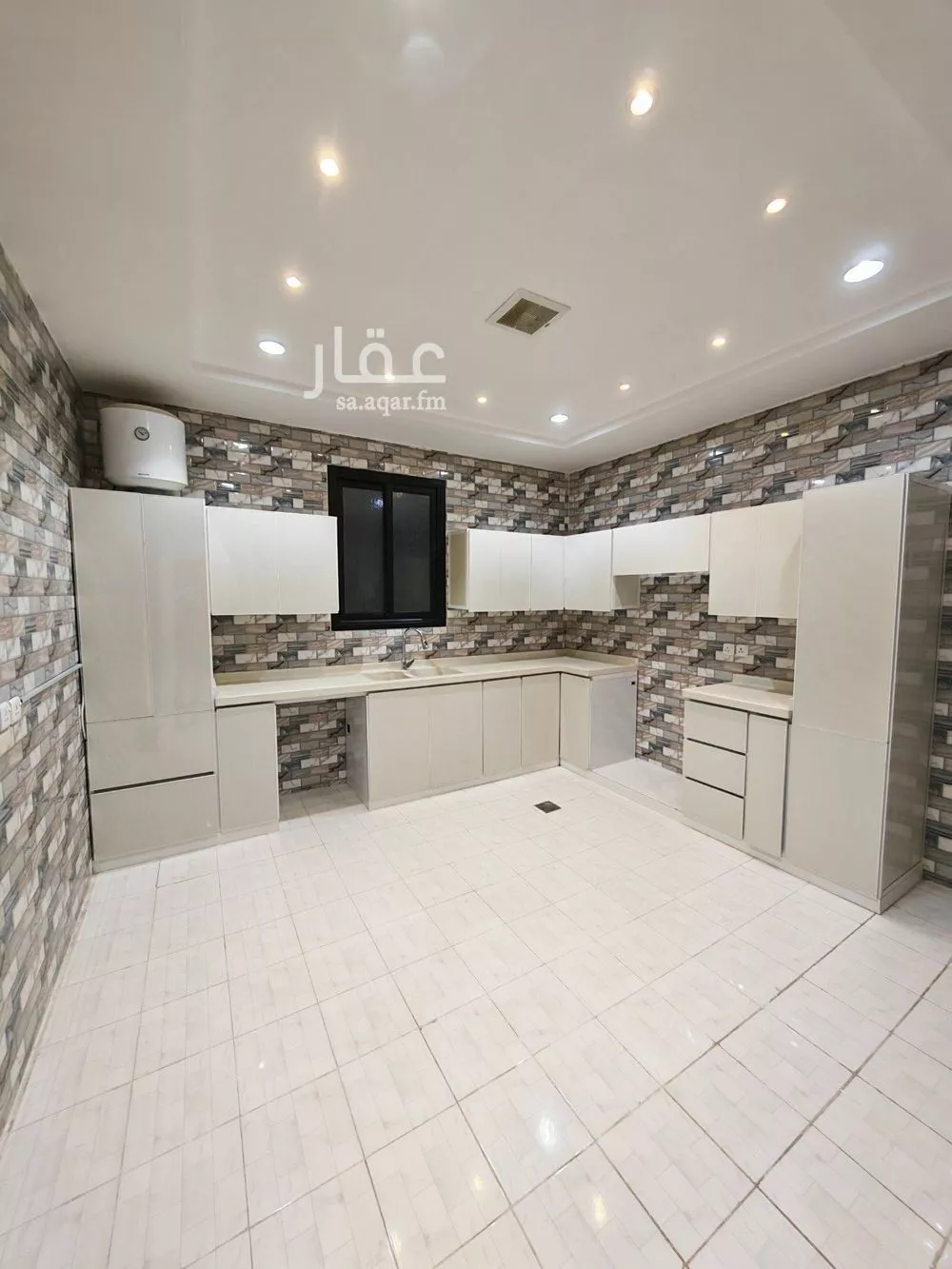 دور 3 غرف في العارض 1