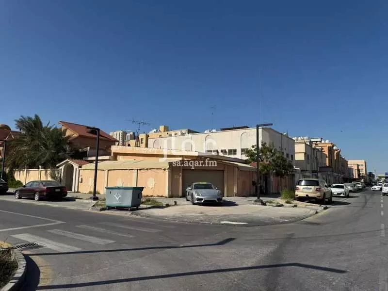 600 sqm shop in Al Badi