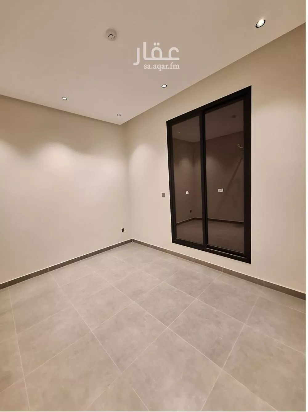 شقة 3 غرف في السعادة 5