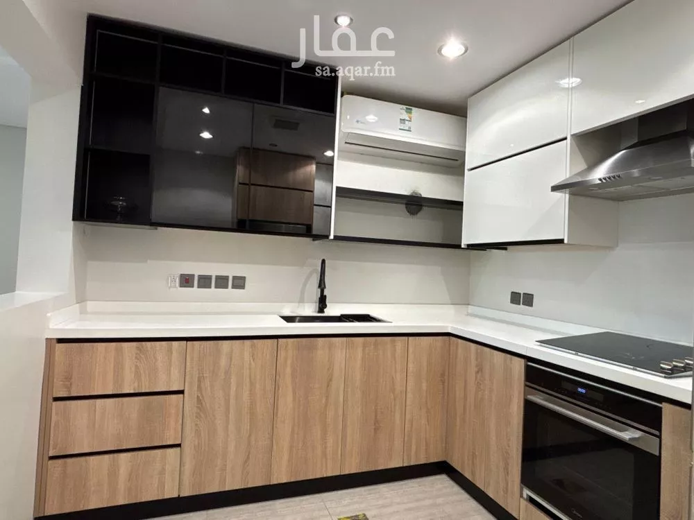 شقة 4 غرف في الملقا 5