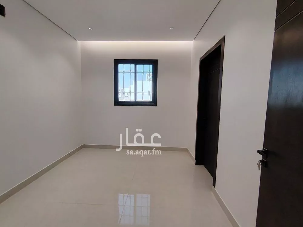 5 bedroom villa in Al Janadriyah 4