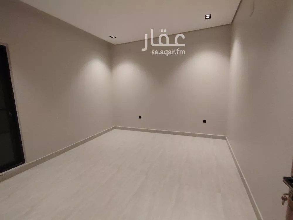 فيلا 5 غرف في الرمال 2