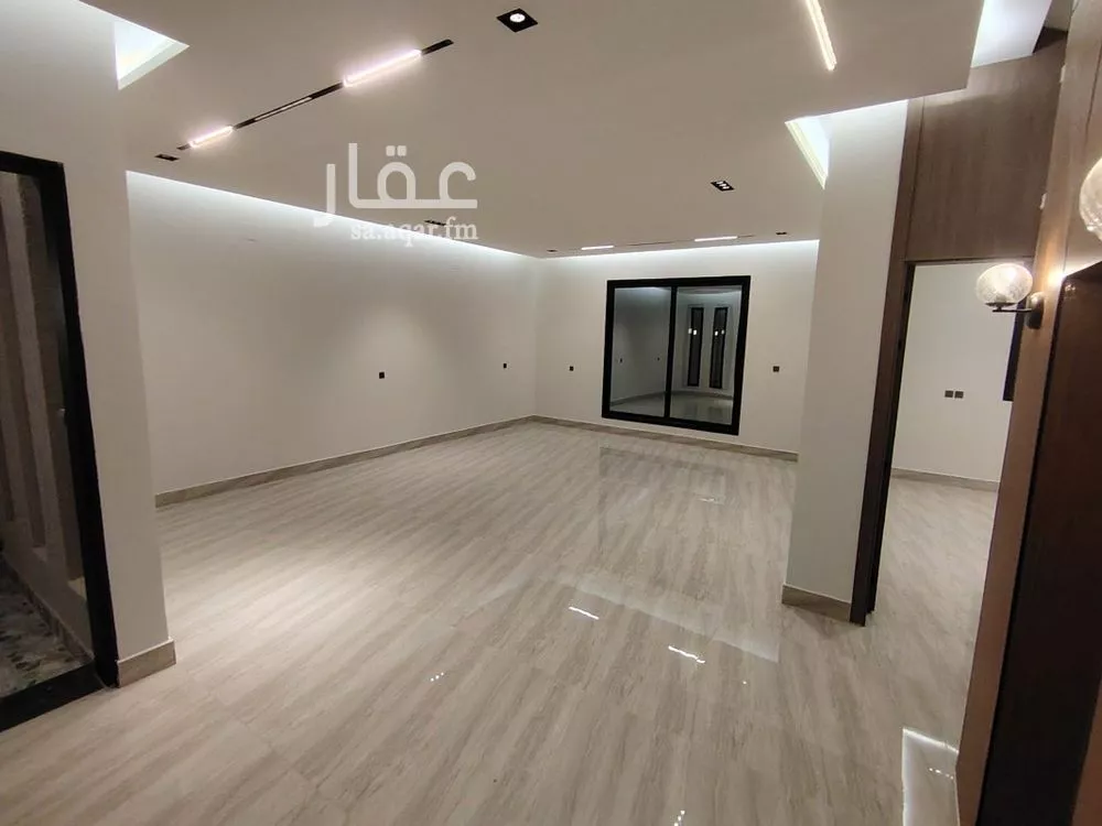 فيلا 5 غرف في الرمال 2