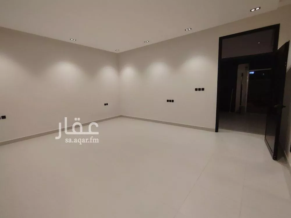 دور 4 غرف في الخليج 3