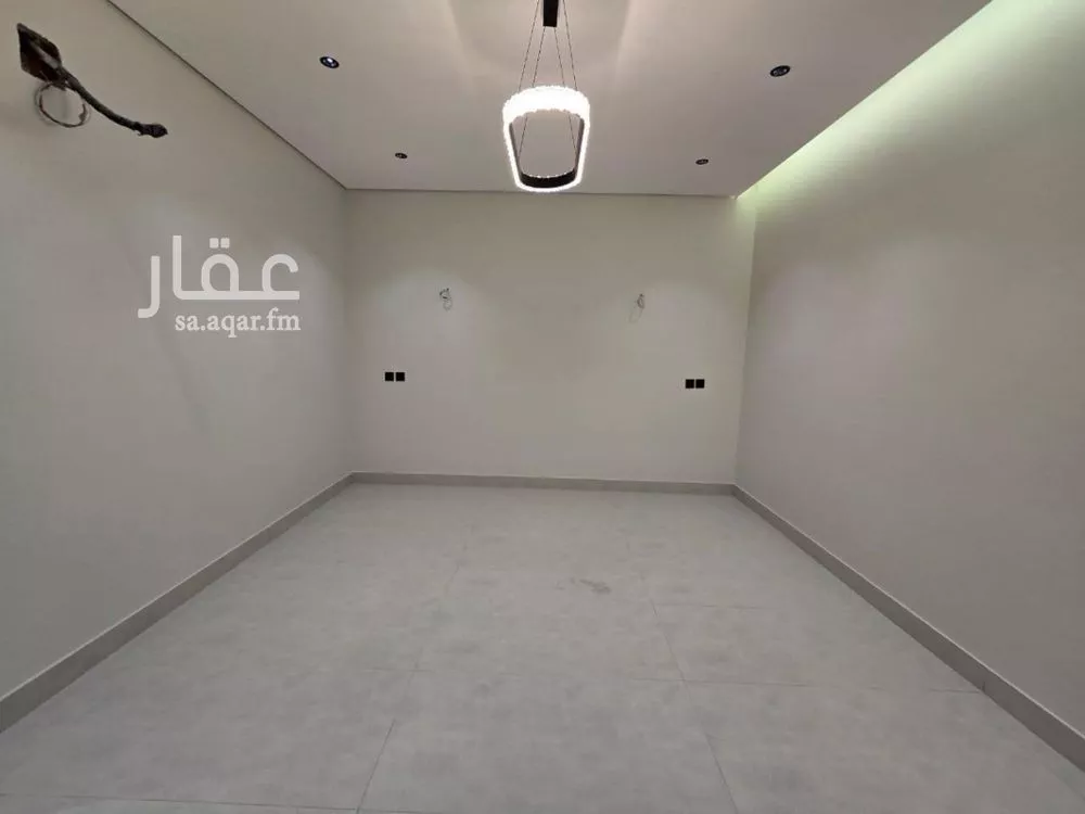 فيلا 7 غرف في العارض 3