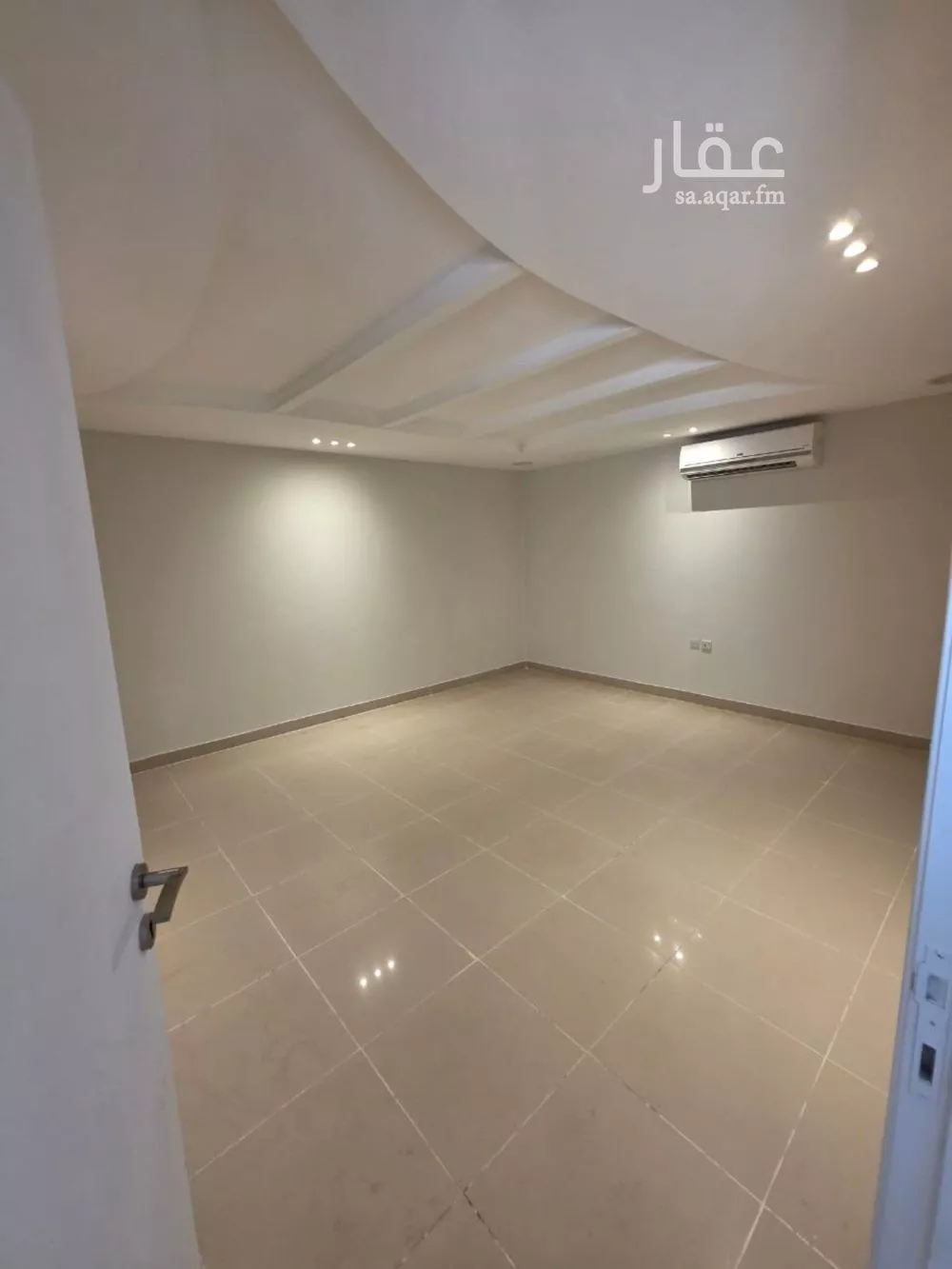 شقة 4 غرف في الملقا 2