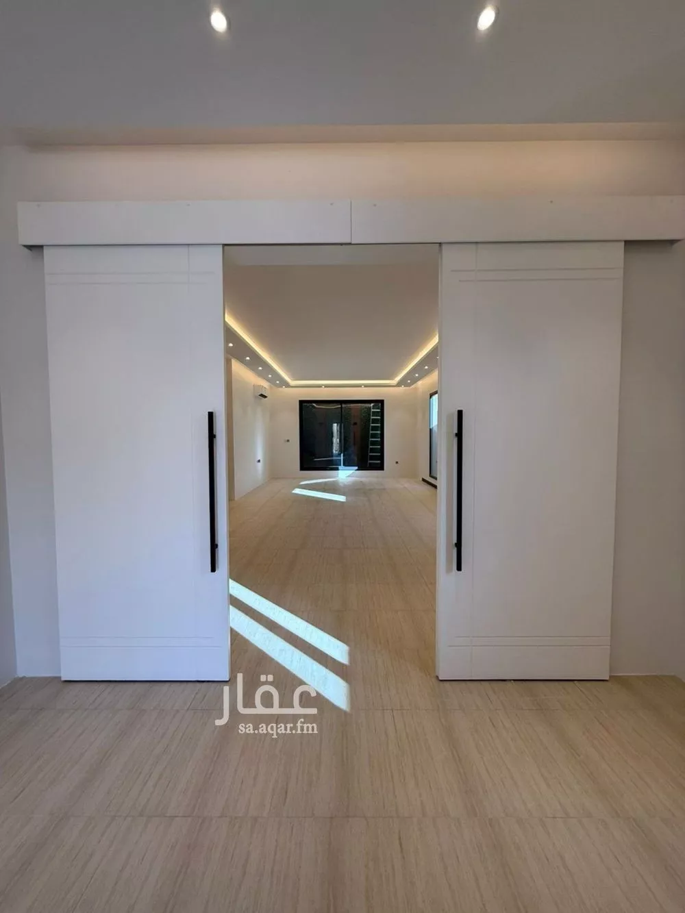 فيلا 7 غرف في العارض 4