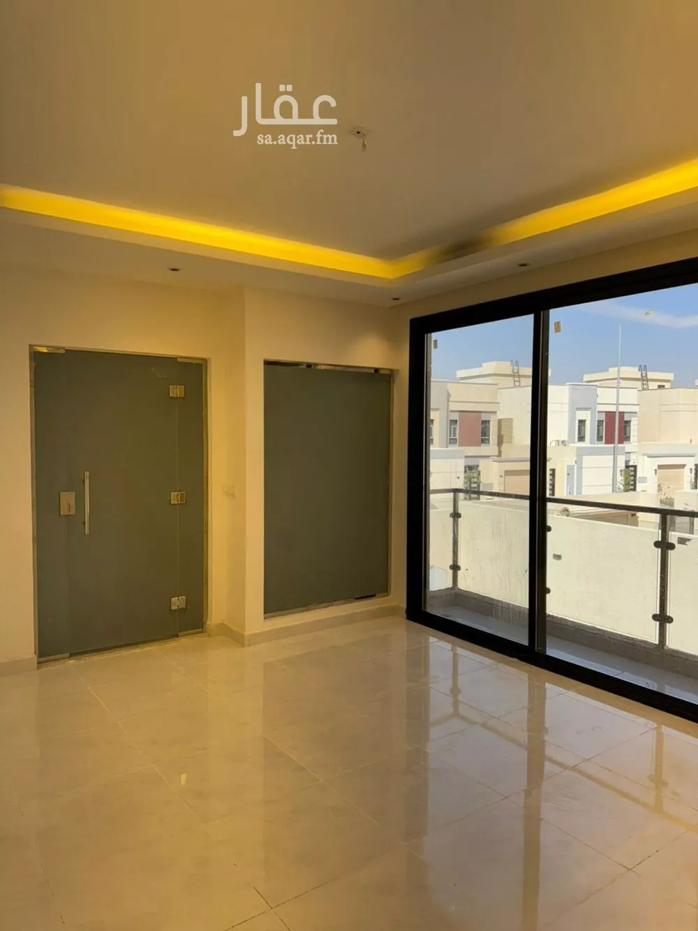 فيلا 4 غرف في الجنادرية 1