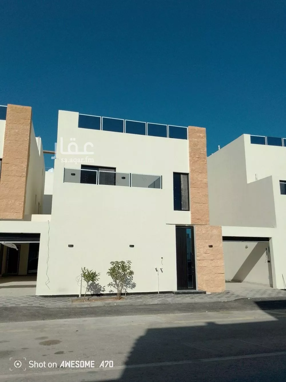 فيلا 7 غرف في الامواج 1