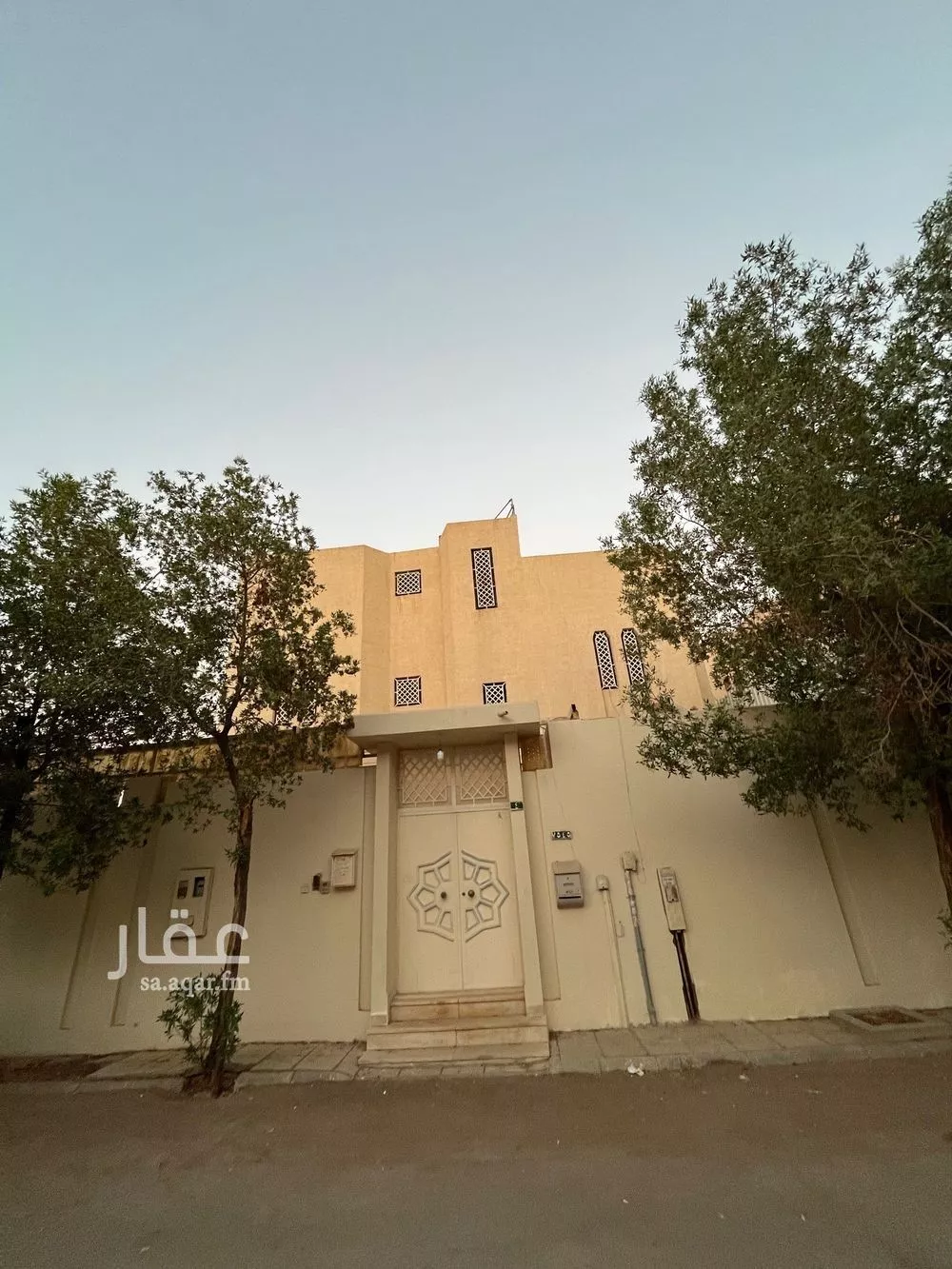 فيلا 8 غرف في العريجاء الوسطى 1