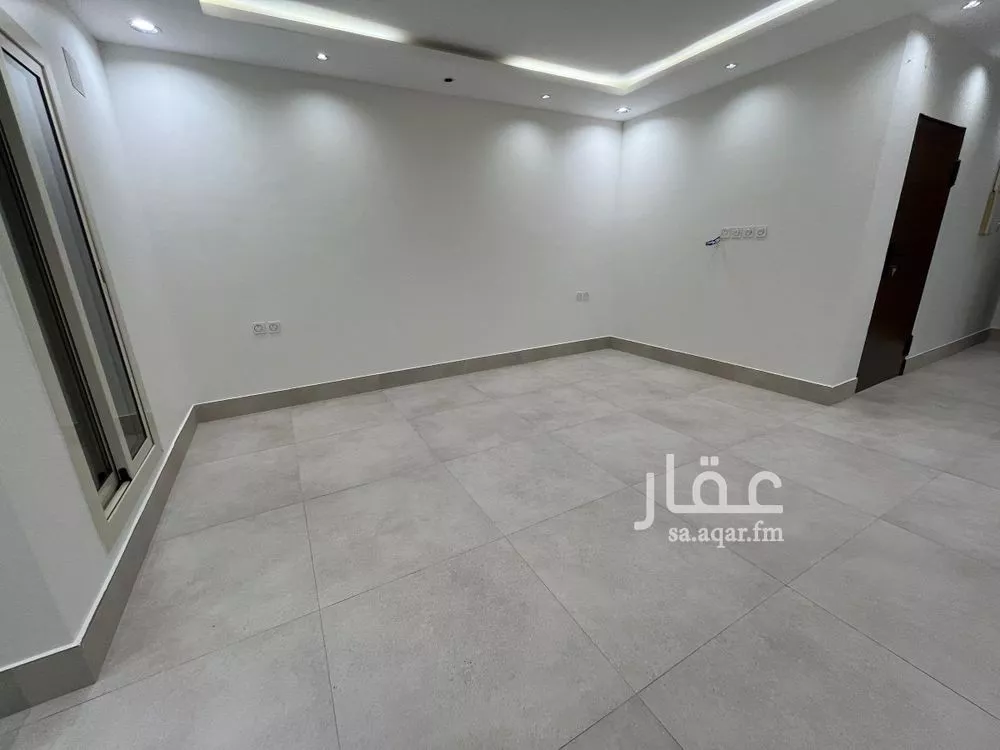 8 bedroom villa in Sultana, Riyadh 13