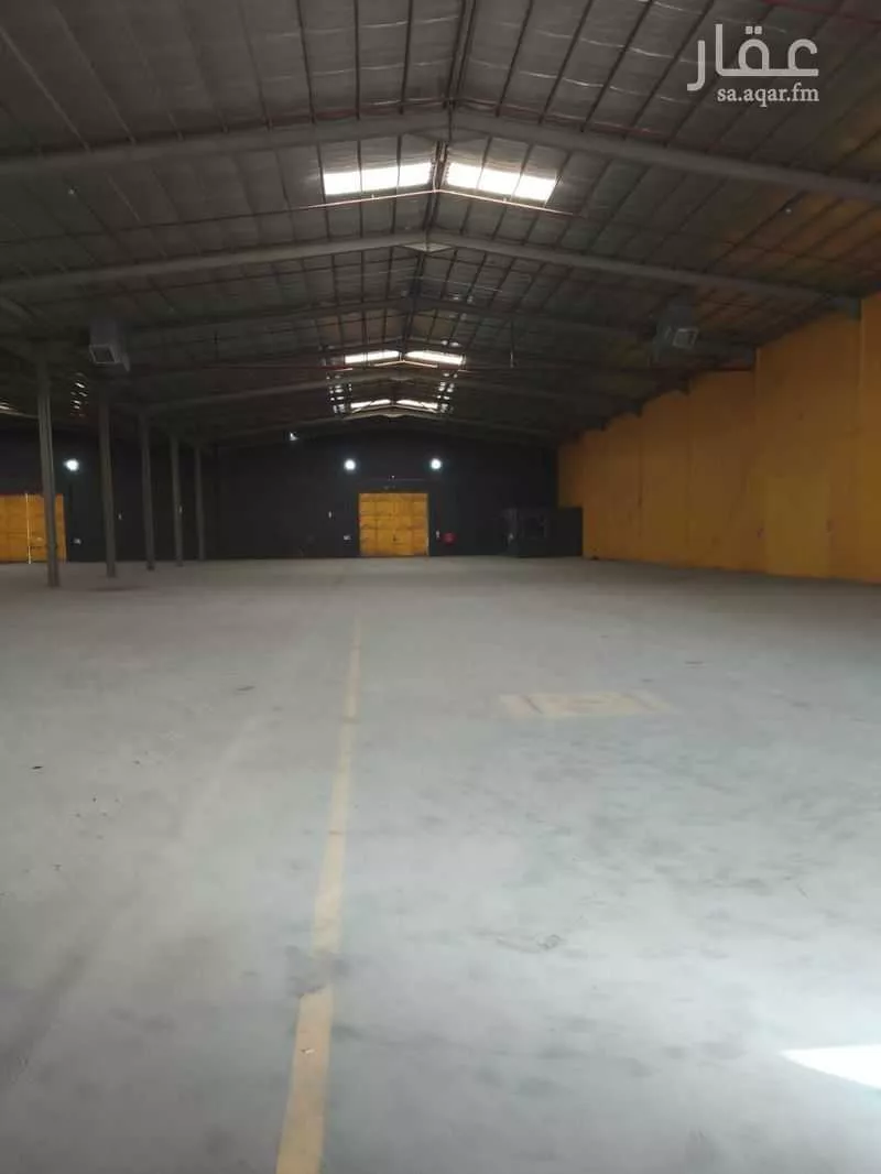 مستودع 3430 م² في السلي 2
