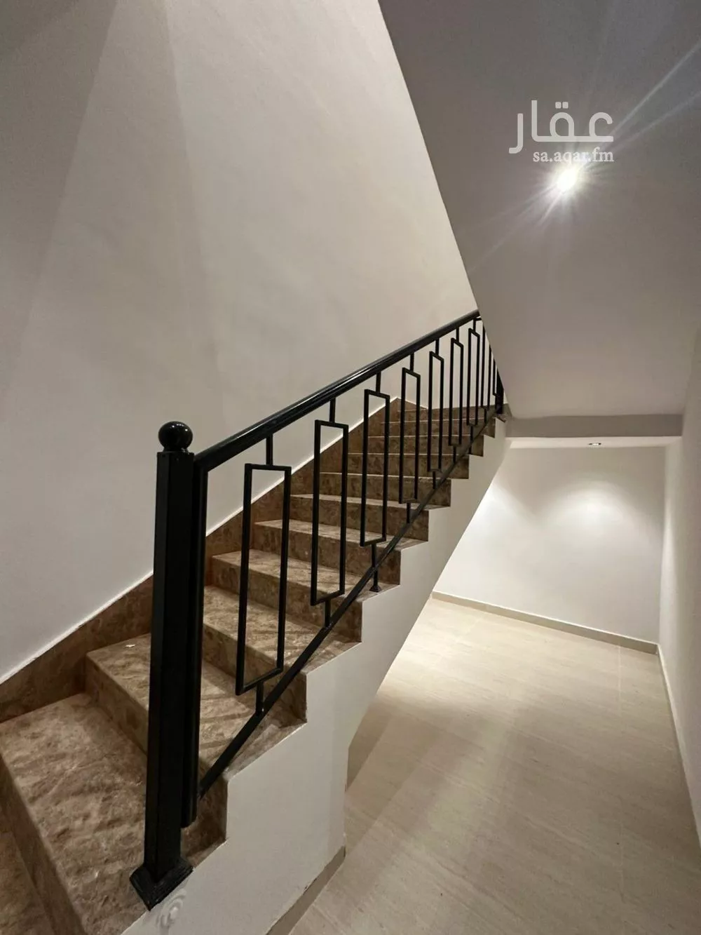 فيلا 8 غرف في الجنادرية 1