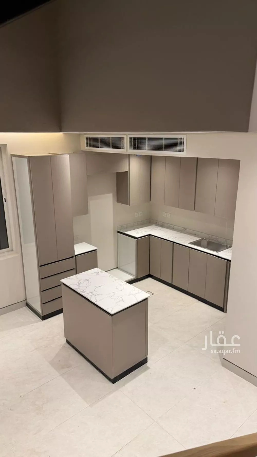 فيلا 5 غرف في العارض 1