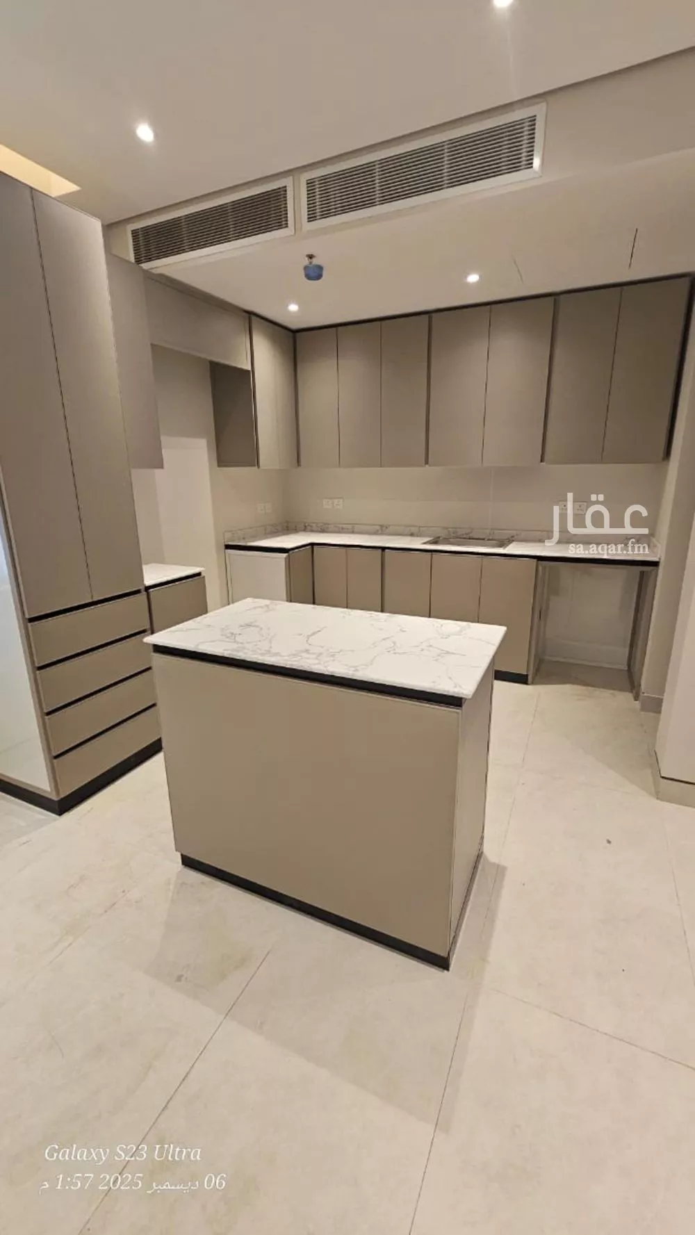 فيلا 5 غرف في العارض 4