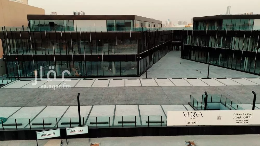 مكتب 7638 م² في الربيع 2