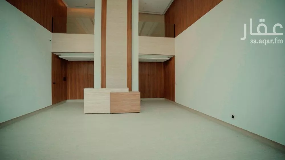 مكتب 7638 م² في الربيع 3