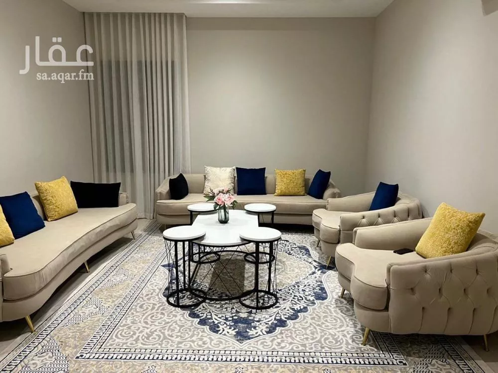 شقة 5 غرف في الحمرا 2