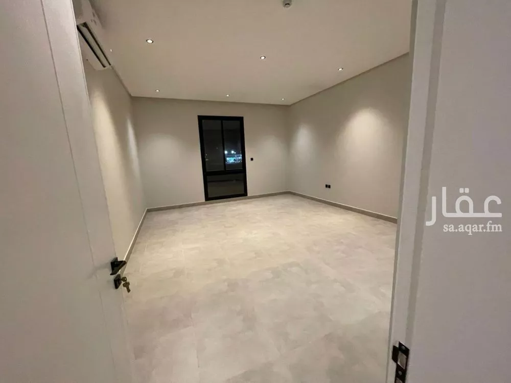 شقة 4 غرف في العارض 1