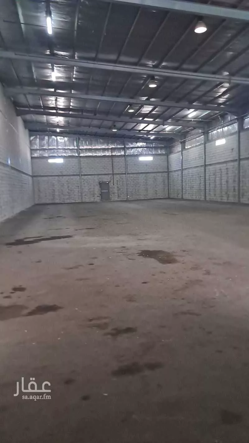 مستودع 636 م² في السروات 1