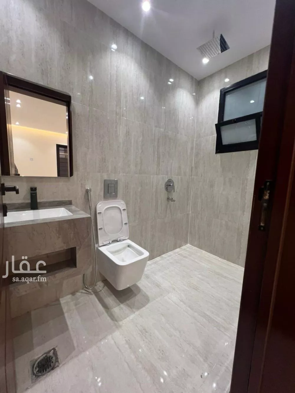 4 bedroom apartment in Okaz, Riyadh 24