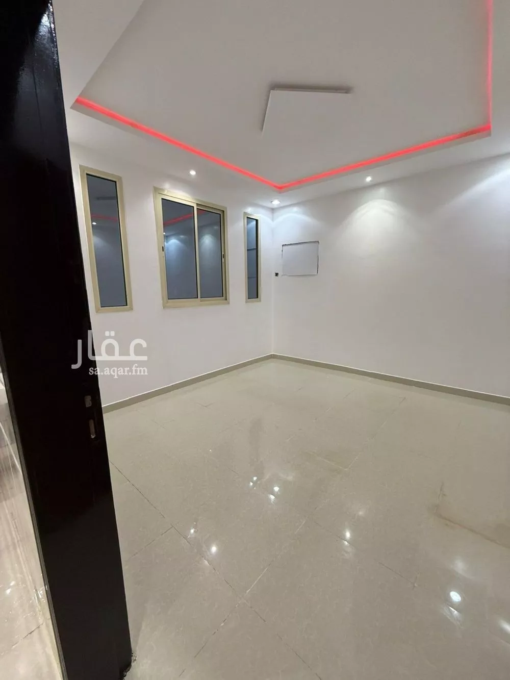 شقة 3 غرف في الرمال 4