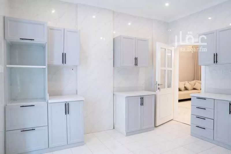5 bedroom apartment in An Nasiriyah, Eastern Province 7