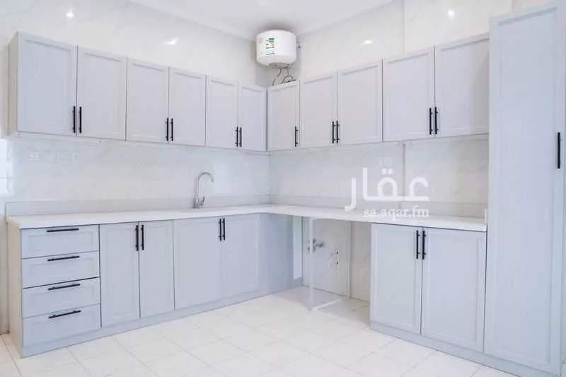 5 bedroom apartment in An Nasiriyah, Eastern Province 8