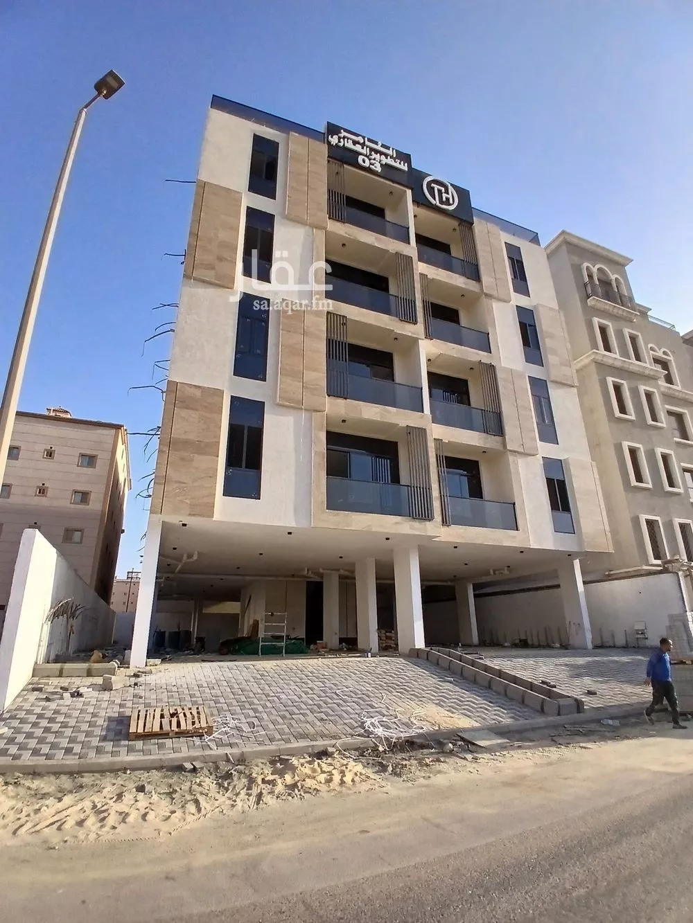 شقة 5 غرف في الحمرا 3