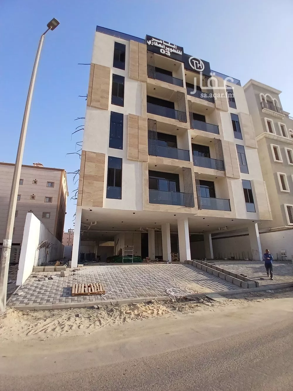 شقة 5 غرف في الحمرا 4