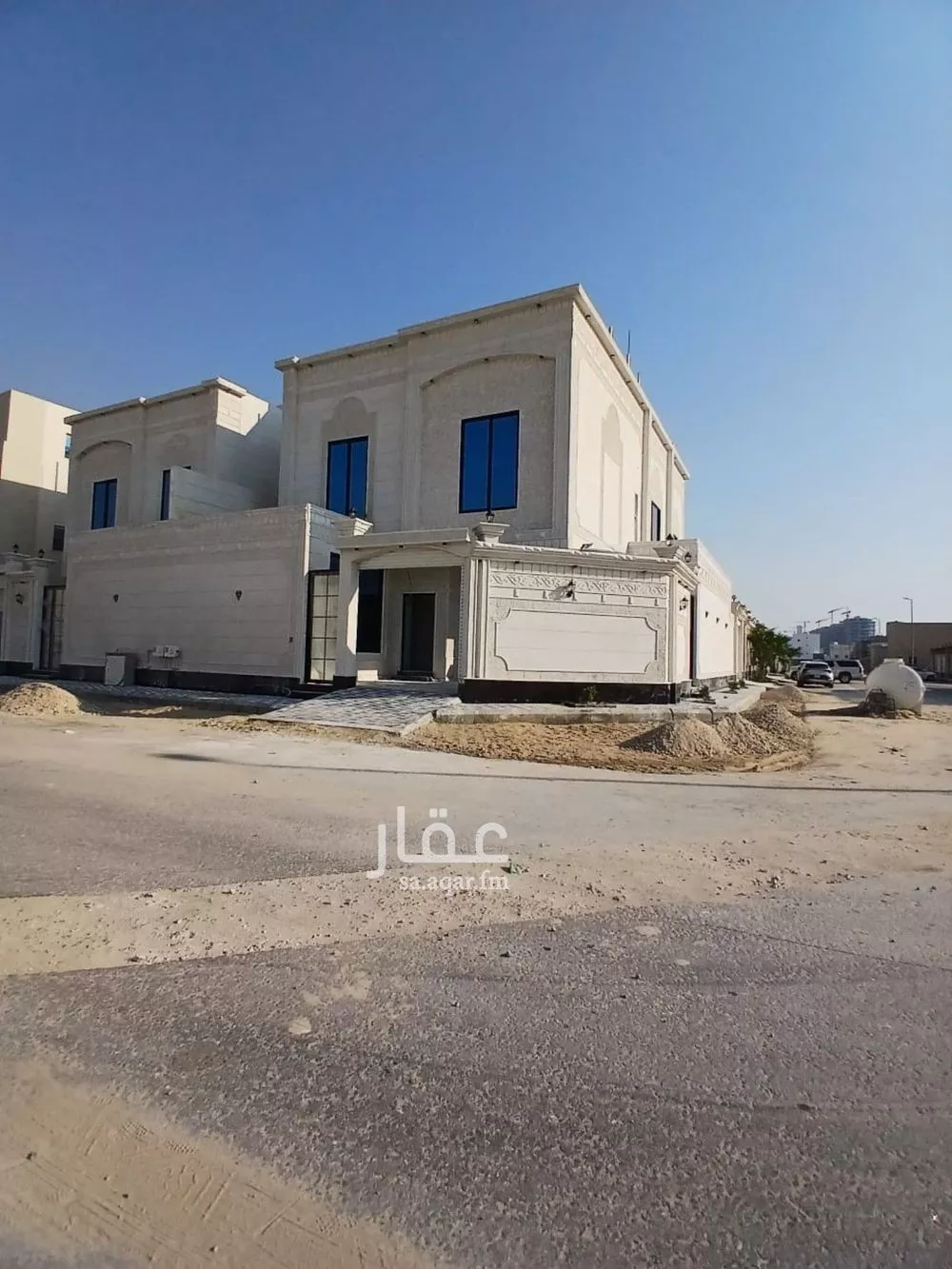 فيلا 8 غرف في ضاحية الملك فهد 3