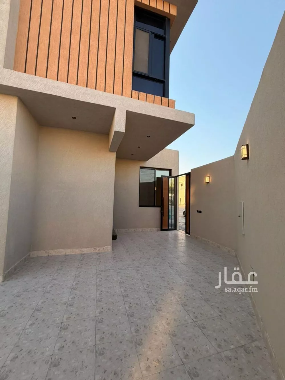 فيلا 8 غرف في الشراع 3