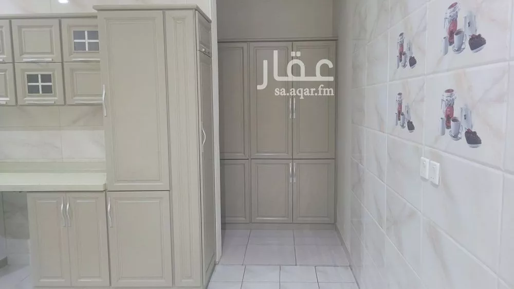 فيلا 7 غرف في القادسية 4