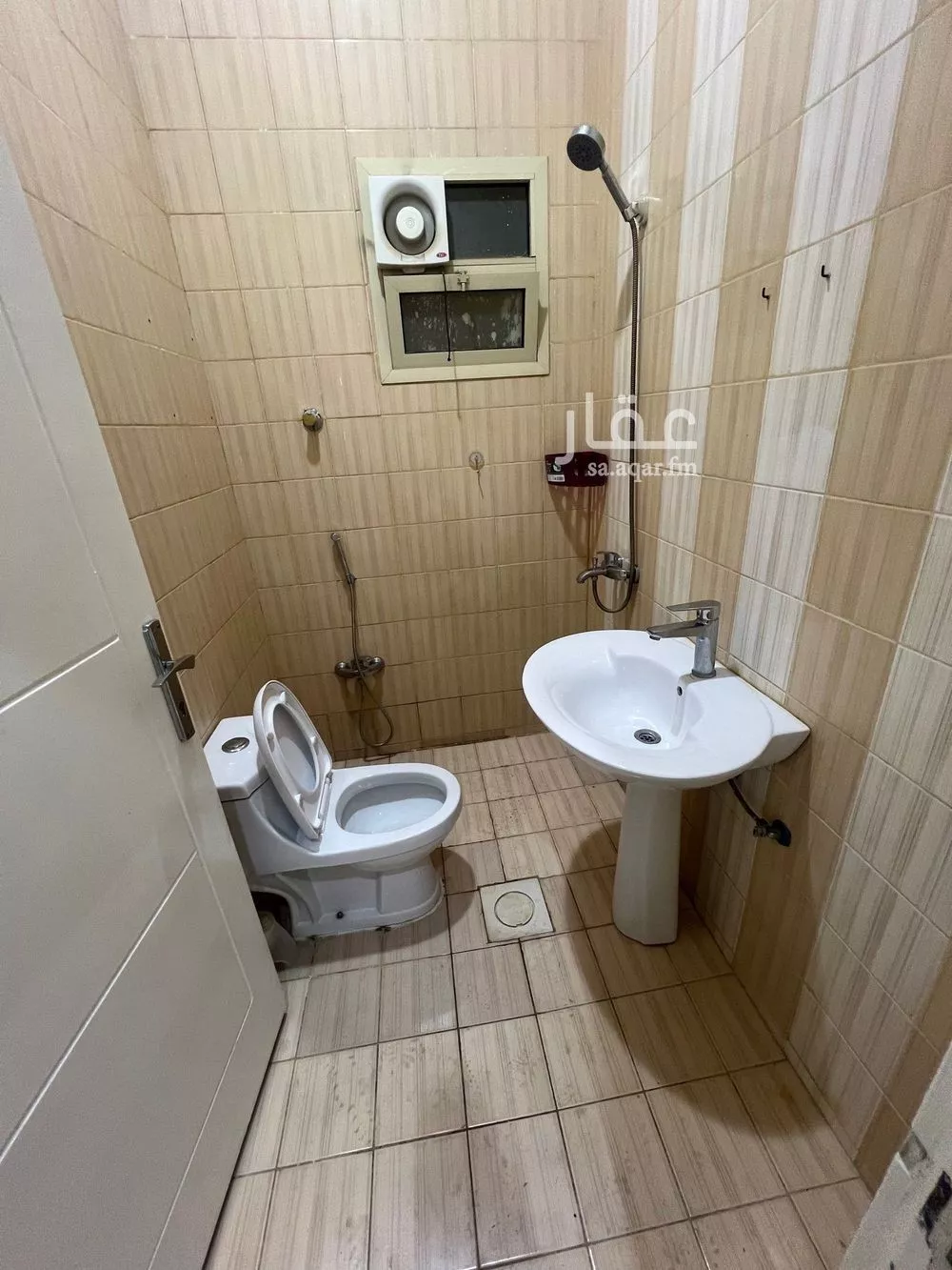 3 bedroom floor in Al Yarmouk 5