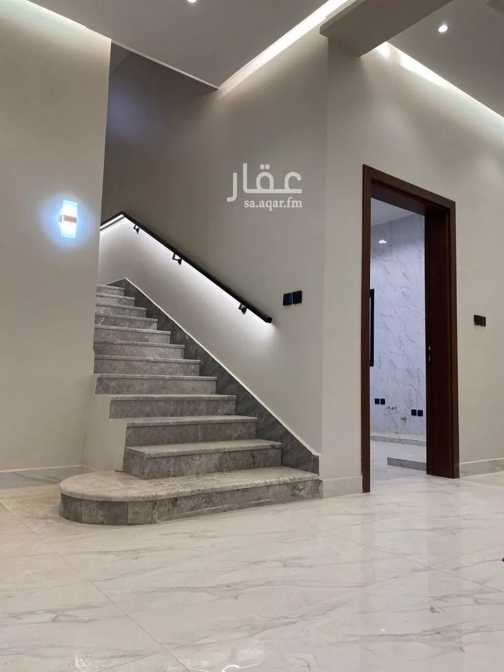 فيلا 7 غرف في الجنادرية 2