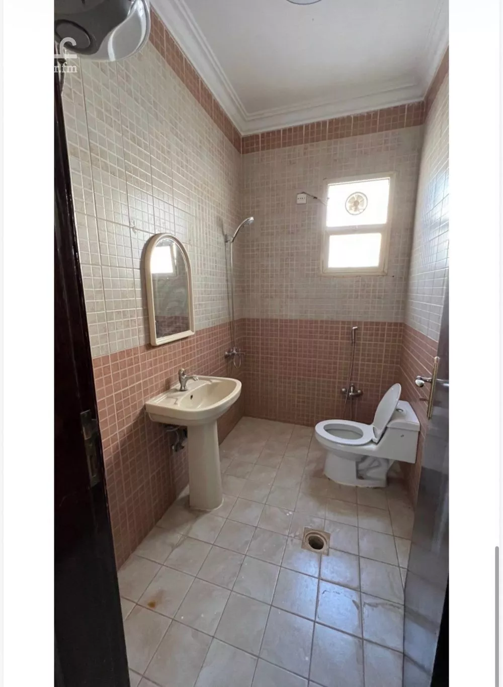 3 bedroom floor in Ishbiliyah 5