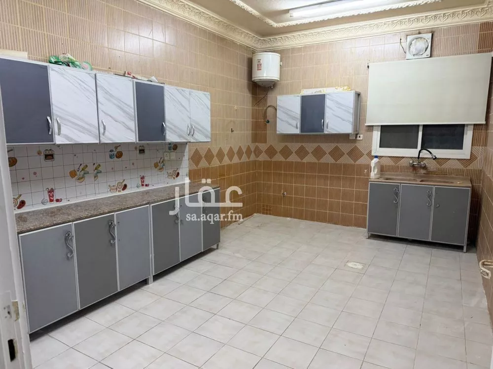 دور 4 غرف في المونسية 1