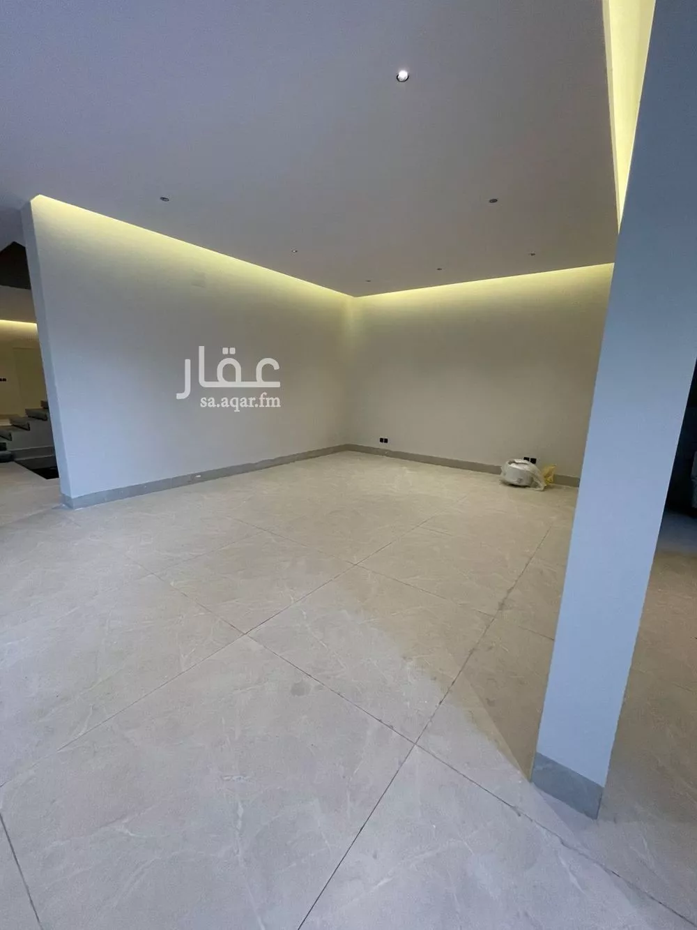 فيلا 6 غرف في النرجس 4