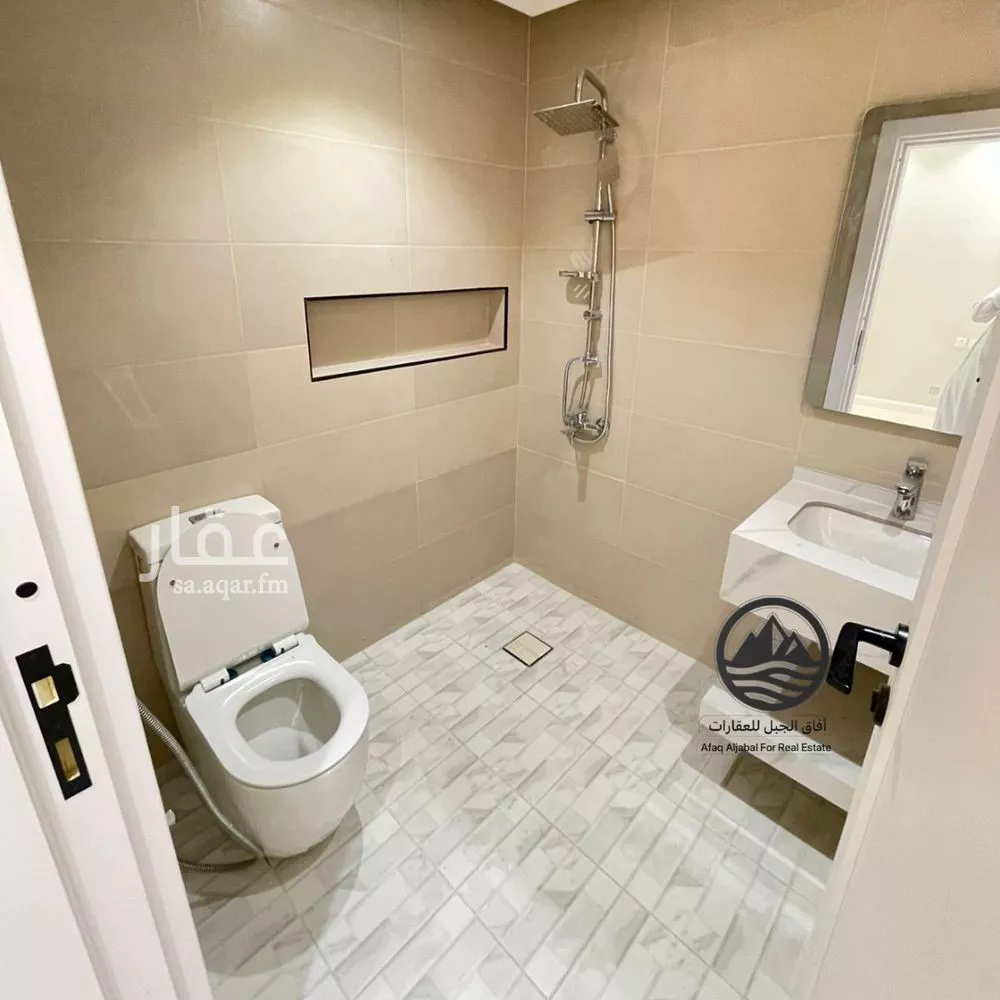 5 bedroom villa in Al Qairawan, Riyadh 8