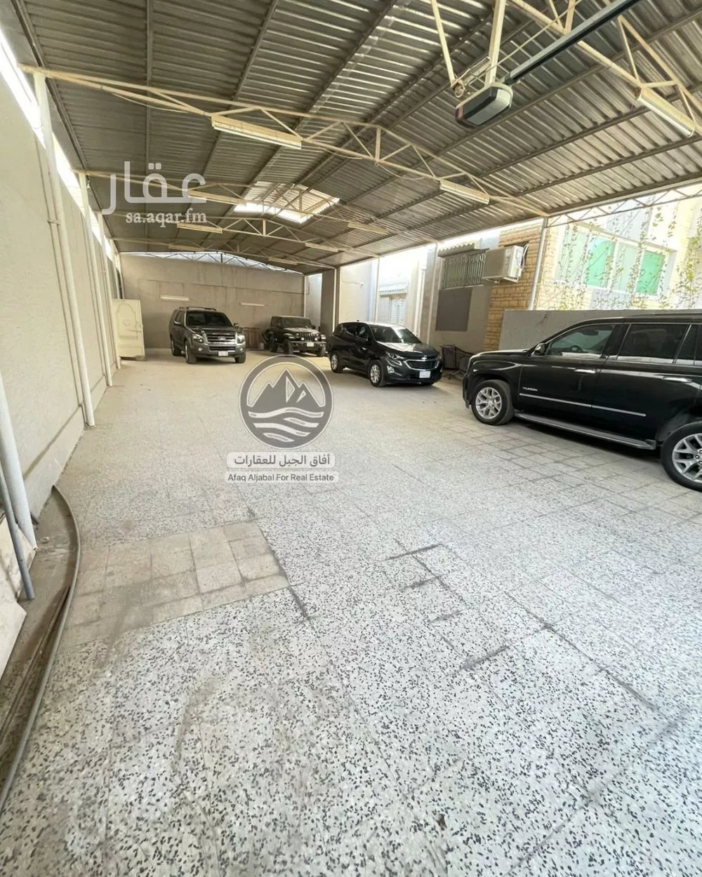 أرض 575 م² في العليا 4