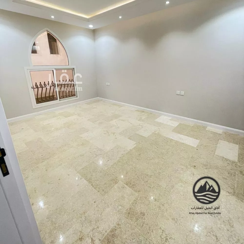 5 bedroom villa in Al Qairawan, Riyadh 22