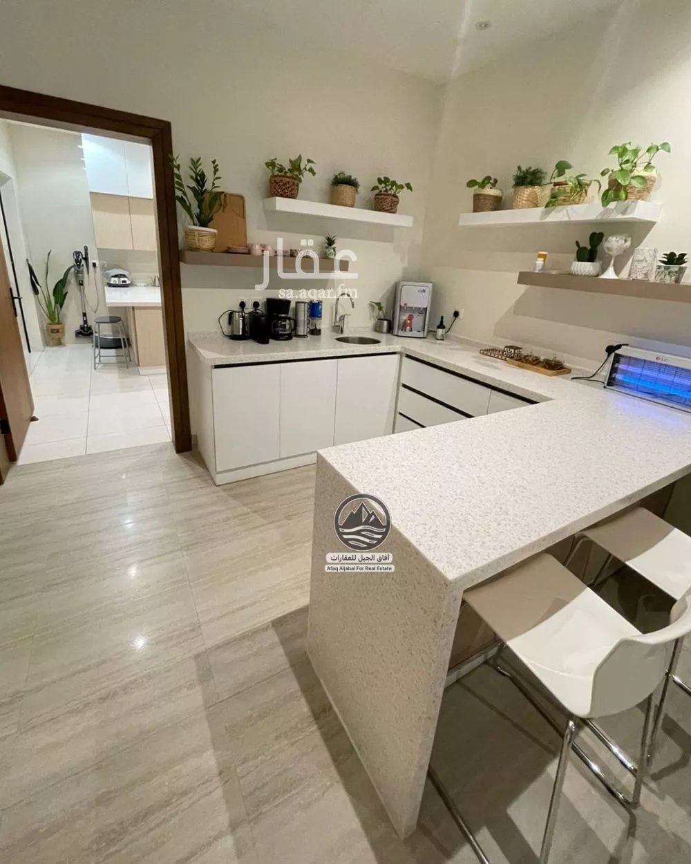 فيلا 8 غرف في النرجس 4