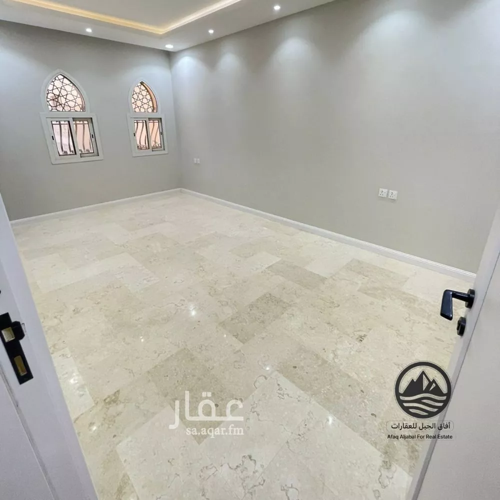 5 bedroom villa in Al Qairawan, Riyadh 18