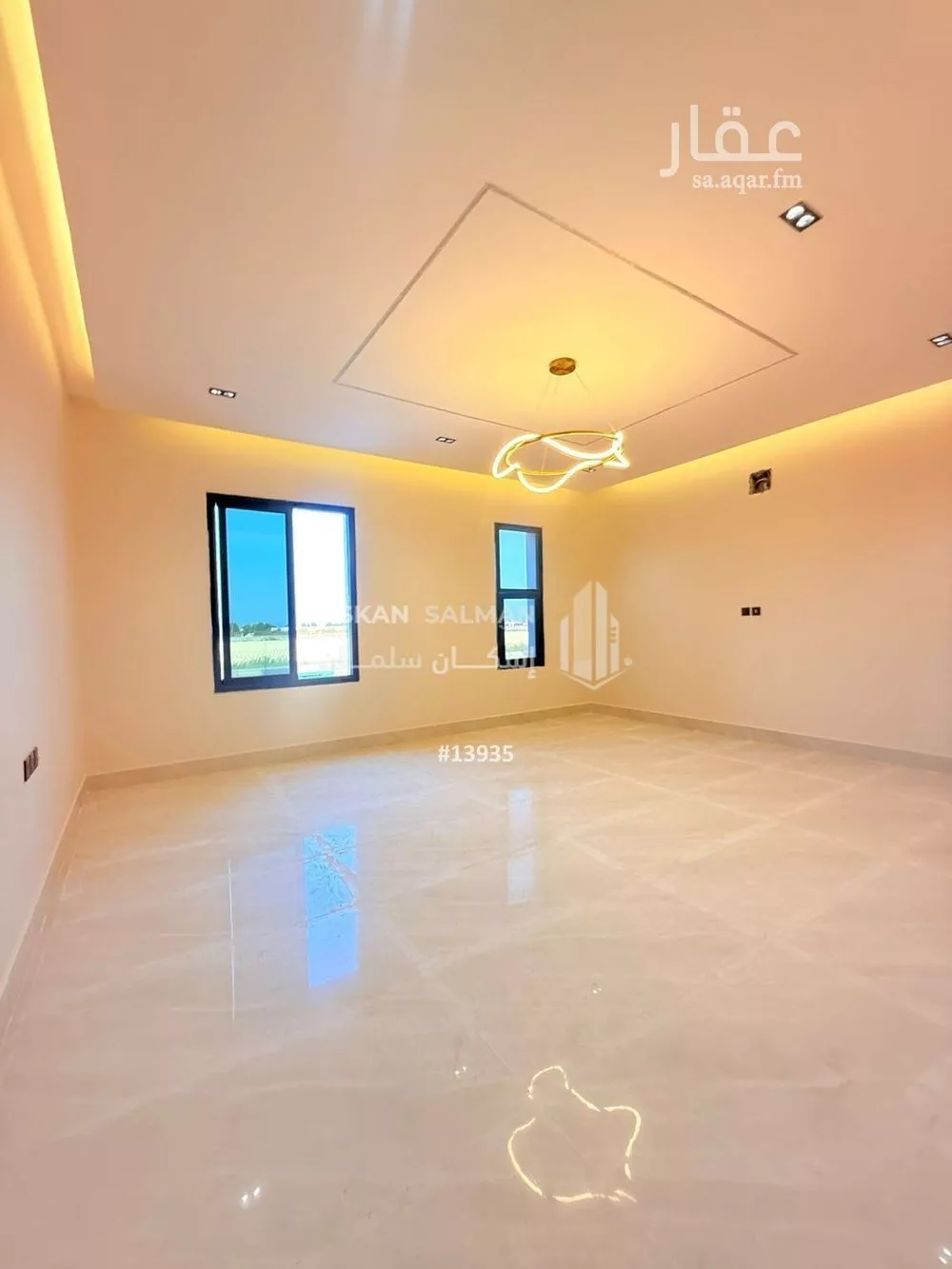 فيلا 9 غرف في الامواج 4