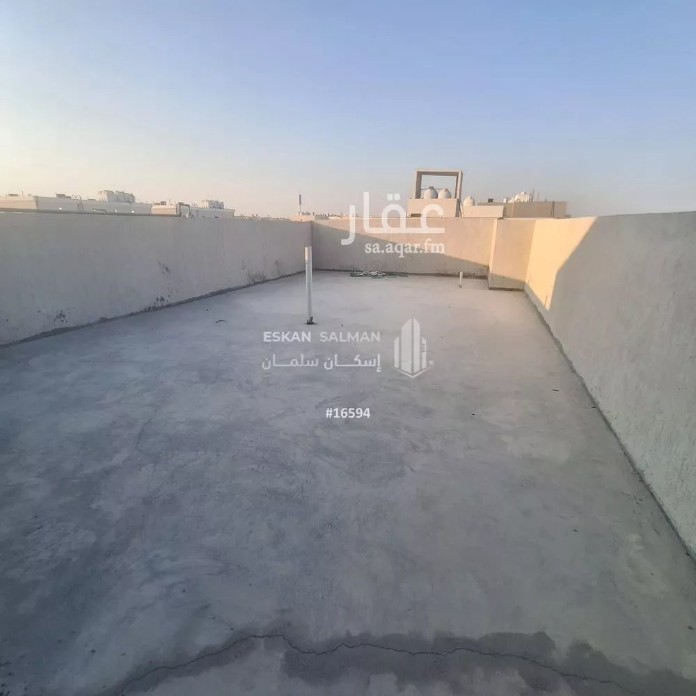 فيلا 7 غرف في الامواج 5