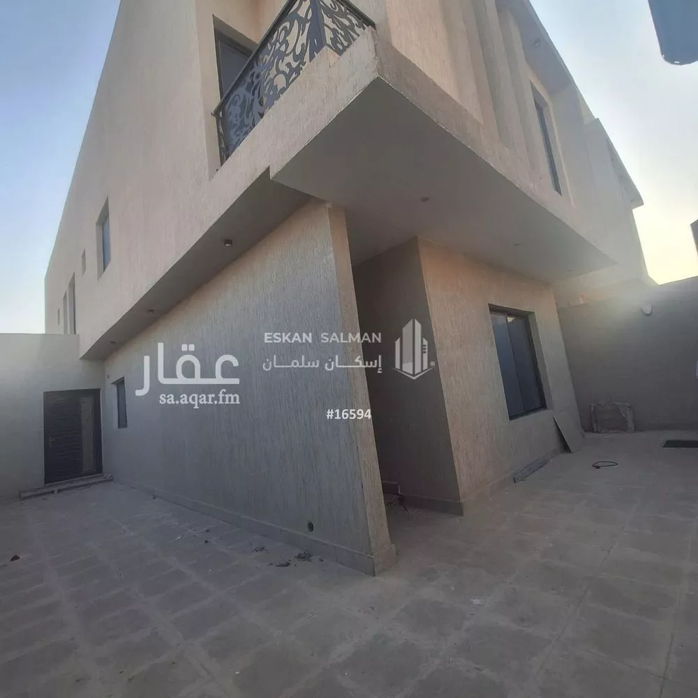 فيلا 7 غرف في الامواج 3