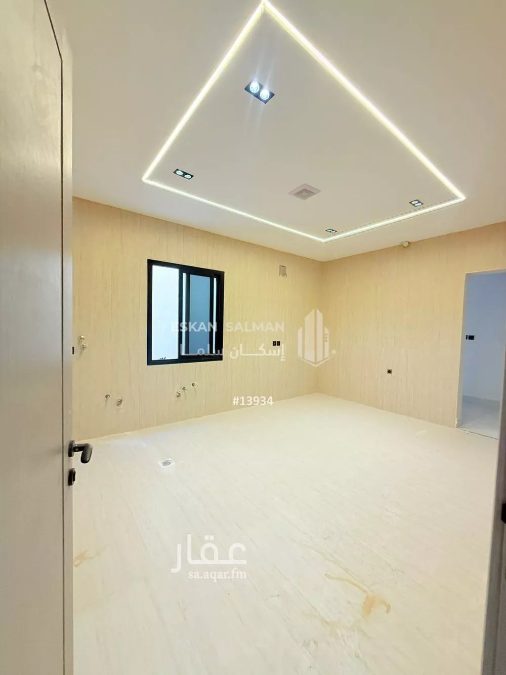 فيلا 8 غرف في الامواج 4