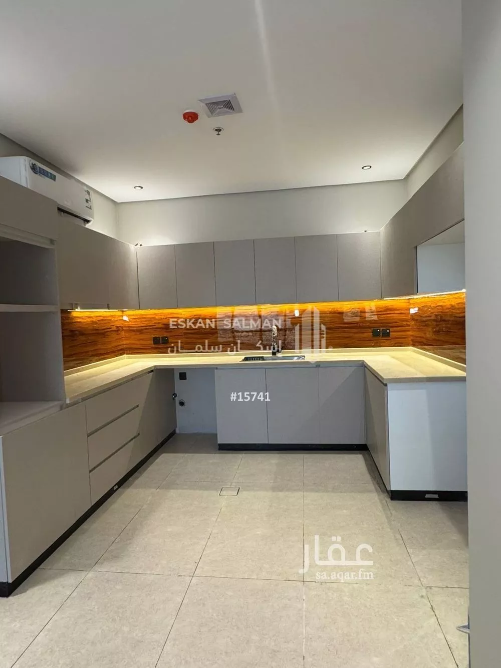 شقة 6 غرف في ضاحية الملك فهد 3